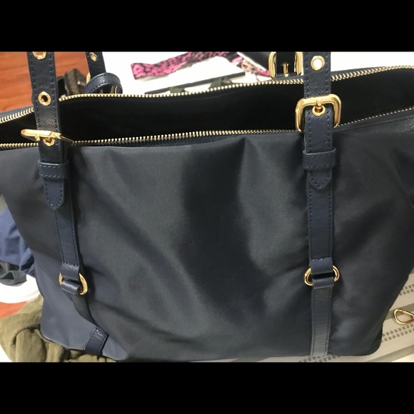 PRADA - Picture 4 of 8